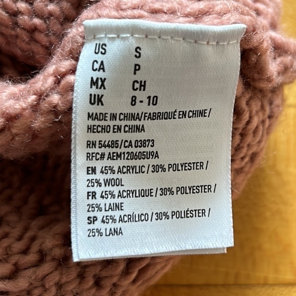 American Eagle Outfitters Pink Crochet Sweater        Size S/P - Picture 6 of 6